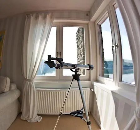 Strandhaus Edersee - Kaminzimmer, Seeblick, Badestrand, Seeterrasse ホテル