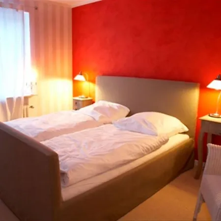 Strandhaus Edersee Nr 12 - Kaminzimmer, Seeblick, Badestrand, Seeterrasse