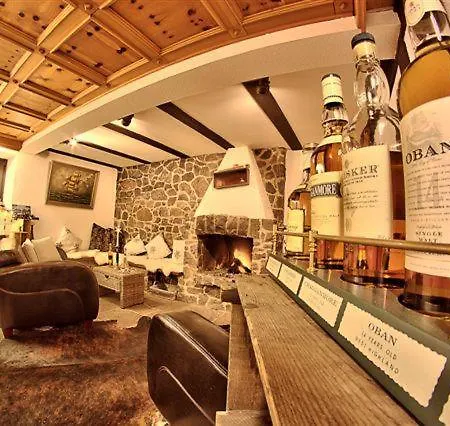 Strandhaus Edersee Nr 12 - Kaminzimmer, Seeblick, Badestrand, Seeterrasse Hotel