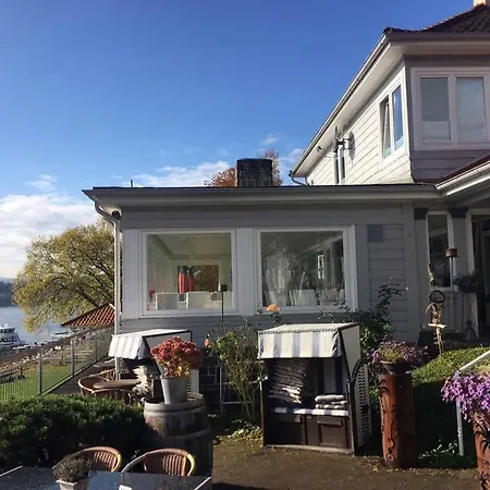 Strandhaus Edersee Nr 12 - Kaminzimmer, Seeblick, Badestrand, Seeterrasse