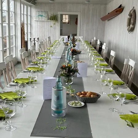 Strandhaus Edersee Nr 12 - Kaminzimmer, Seeblick, Badestrand, Seeterrasse 3*