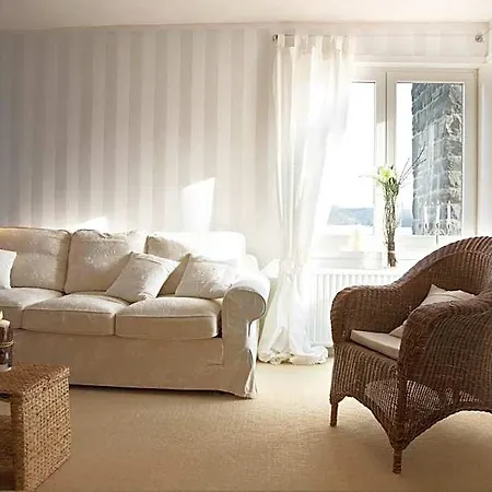 Strandhaus Edersee - Kaminzimmer, Seeblick, Badestrand, Seeterrasse Отель 3*