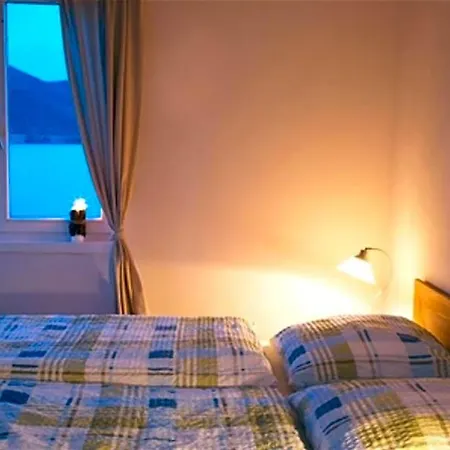Strandhaus Edersee - Kaminzimmer, Seeblick, Badestrand, Seeterrasse Отель 3*