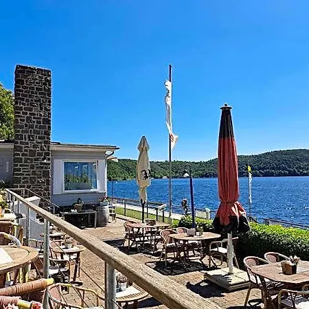 Отель Strandhaus Edersee - Kaminzimmer, Seeblick, Badestrand, Seeterrasse