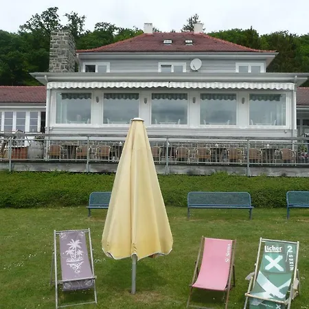 Strandhaus Edersee - Kaminzimmer, Seeblick, Badestrand, Seeterrasse ホテル ヴァルデック