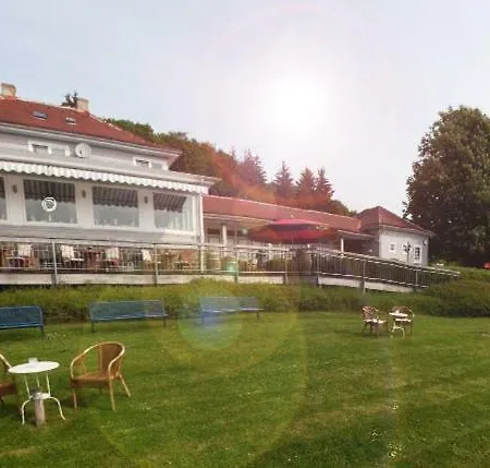 ホテル Strandhaus Edersee - Kaminzimmer, Seeblick, Badestrand, Seeterrasse ヴァルデック