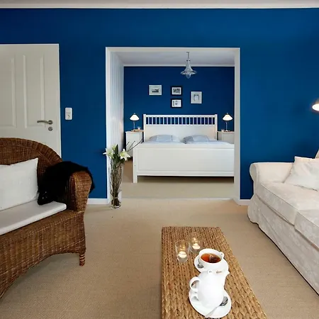 ホテル Strandhaus Edersee - Kaminzimmer, Seeblick, Badestrand, Seeterrasse 3*