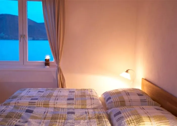 Hotel Strandhaus Edersee - Kaminzimmer, Seeblick, Badestrand, Seeterrasse