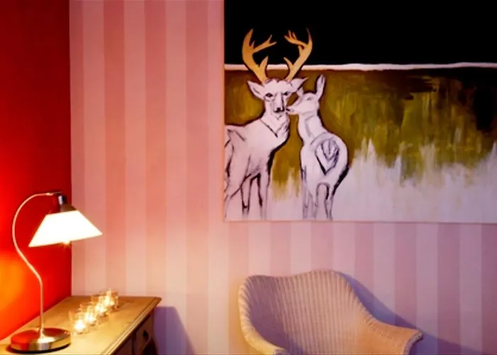 Strandhaus Edersee - Kaminzimmer, Seeblick, Badestrand, Seeterrasse 3*