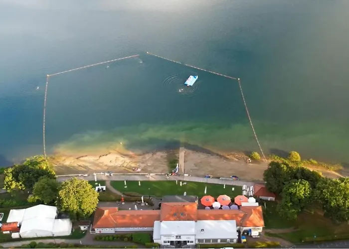 Hotel Strandhaus Edersee - Kaminzimmer, Seeblick, Badestrand, Seeterrasse 3*