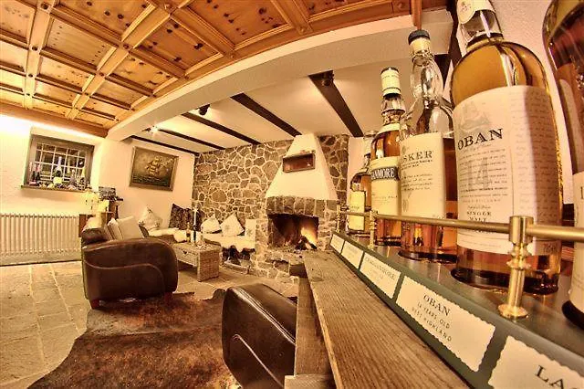 Strandhaus Edersee - Kaminzimmer, Seeblick, Badestrand, Seeterrasse Hotel