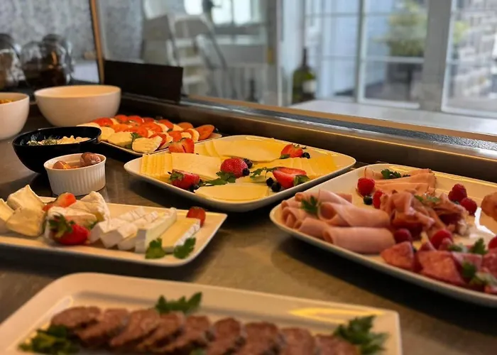 Hotel Strandhaus Edersee - Kaminzimmer, Seeblick, Badestrand, Seeterrasse