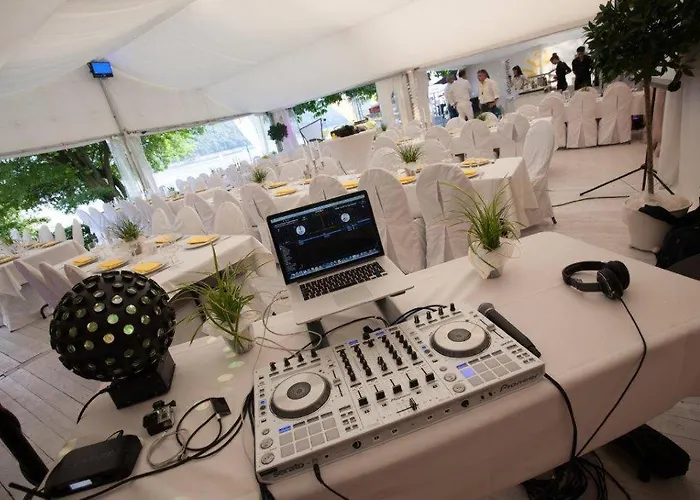 Hotel Strandhaus Edersee - Kaminzimmer, Seeblick, Badestrand, Seeterrasse 3*