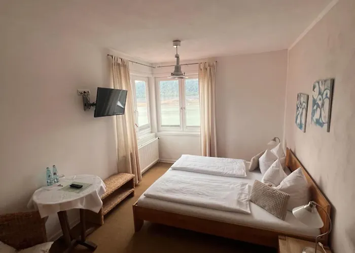 Strandhaus Edersee - Kaminzimmer, Seeblick, Badestrand, Seeterrasse