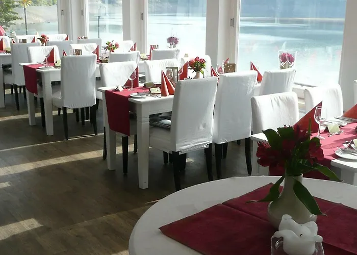 Strandhaus Edersee - Kaminzimmer, Seeblick, Badestrand, Seeterrasse