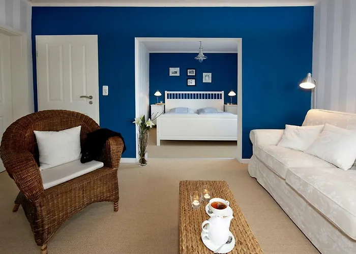 Hotel Strandhaus Edersee - Kaminzimmer, Seeblick, Badestrand, Seeterrasse 3*