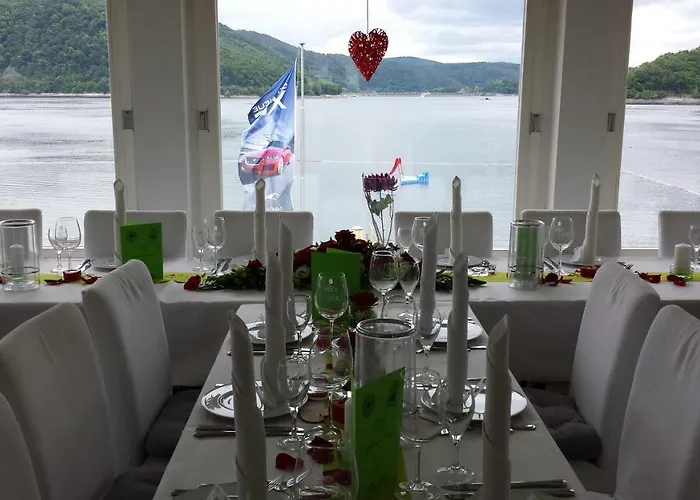 Strandhaus Edersee - Kaminzimmer, Seeblick, Badestrand, Seeterrasse Hotel 3*