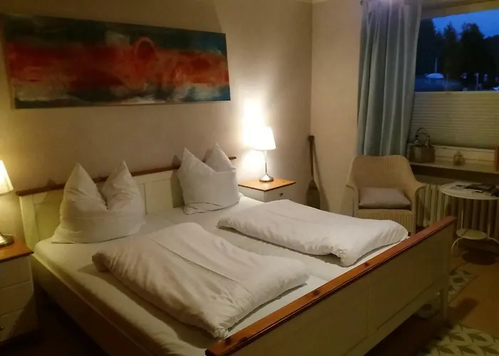 Strandhaus Edersee - Kaminzimmer, Seeblick, Badestrand, Seeterrasse 3* Waldeck (Hessen)